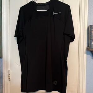 Nike Pro Hypercool size Large black t-shirt. LIKE NEW
